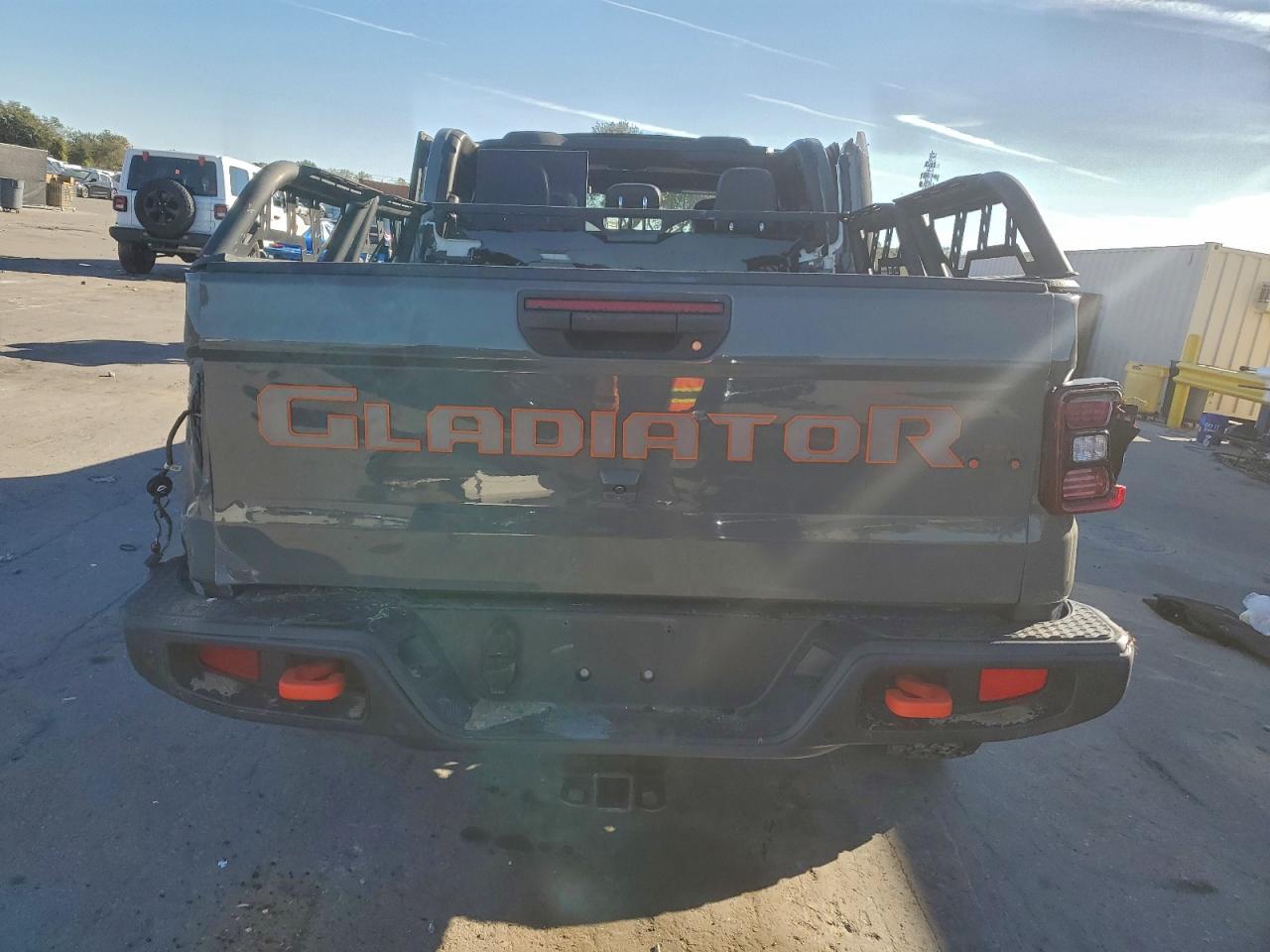 2022 Jeep Gladiator Mojave - Image 6