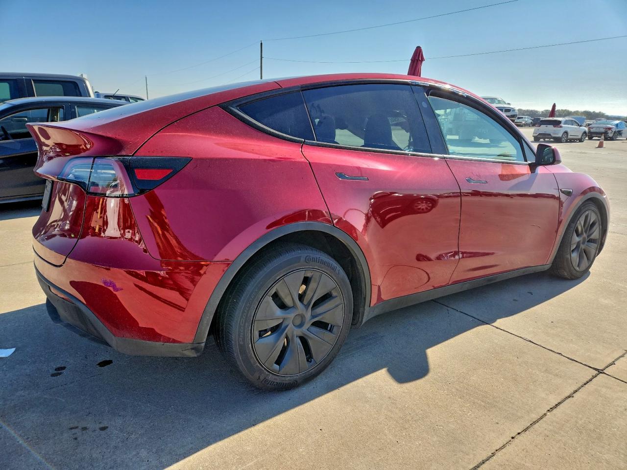 2025 Tesla Model Y - Фото 3