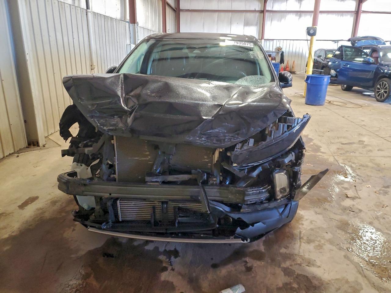 2022 Ford Edge Titanium - Image 5