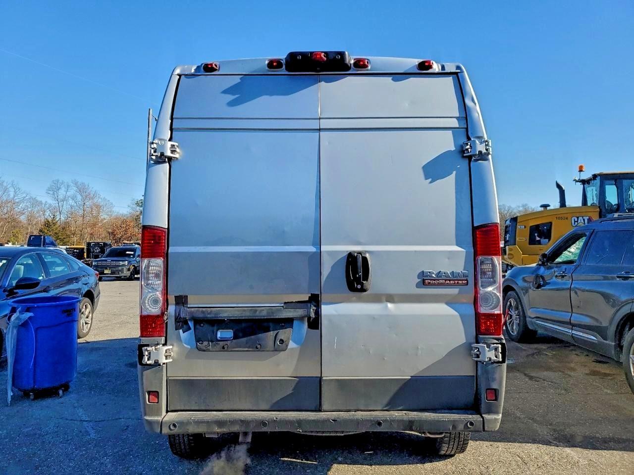 2018 Ram Promaster 2500 Delivery Van - Фото 6