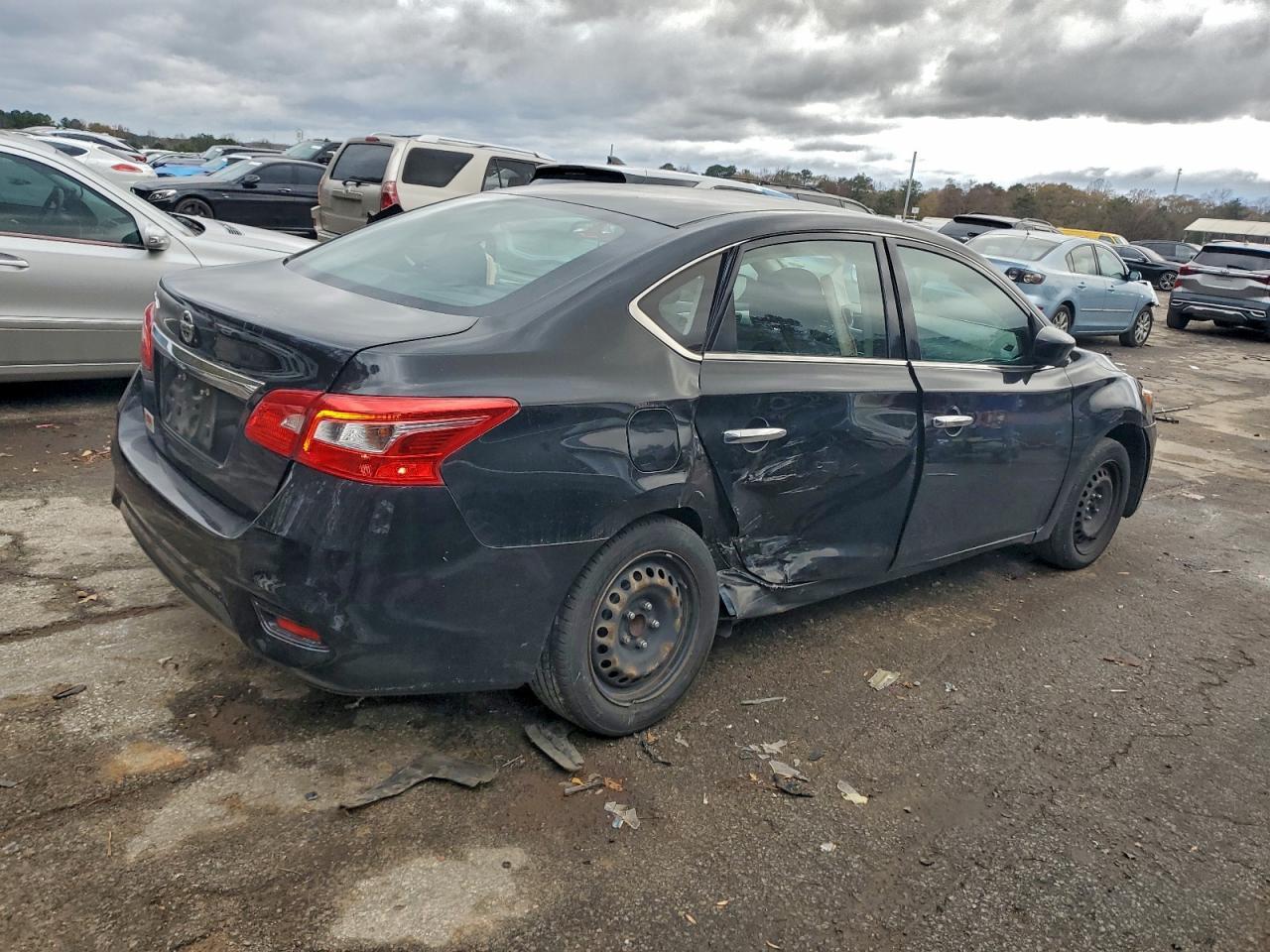 2018 Nissan Sentra S - Фото 3
