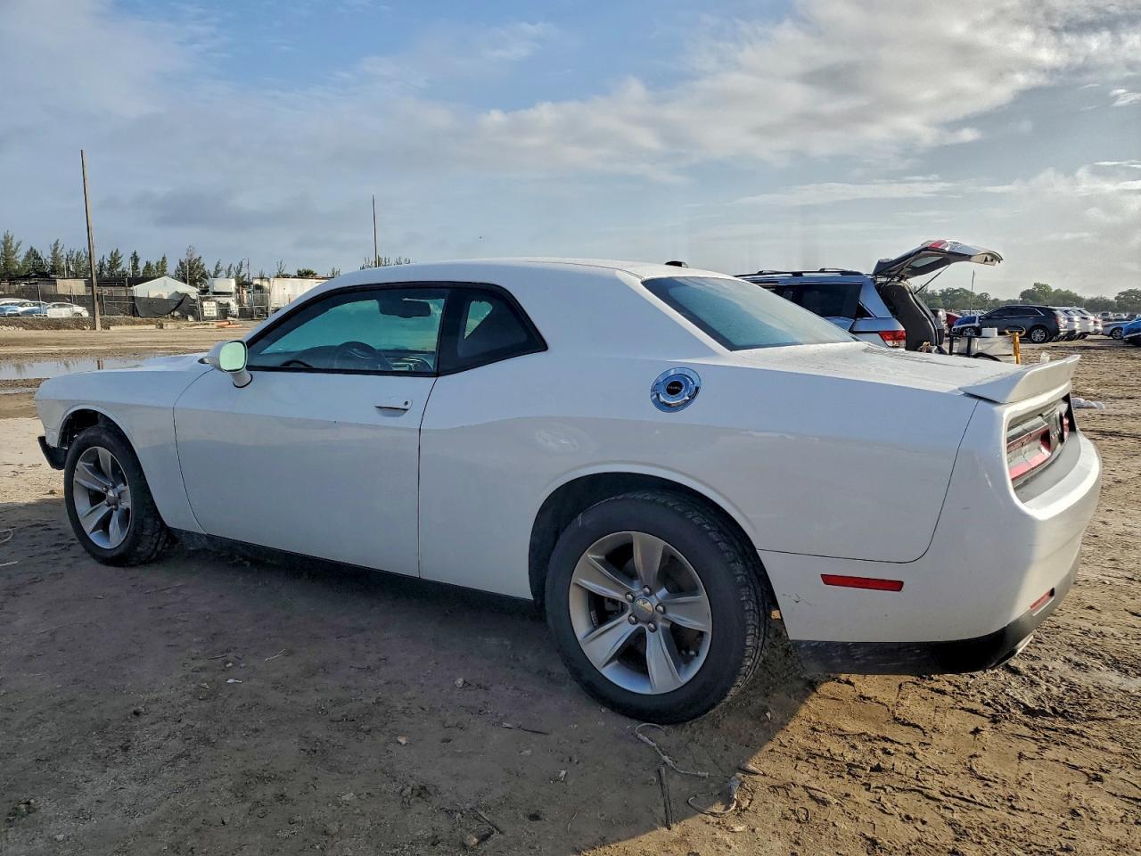 2019 Dodge Challenger Sxt - Фото 2