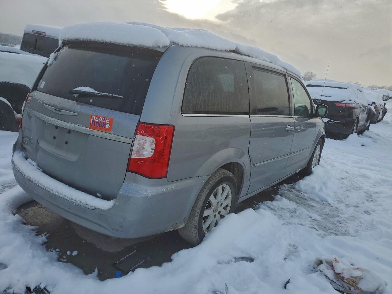 2015 Chrysler Town & Country Touring - Фото 3