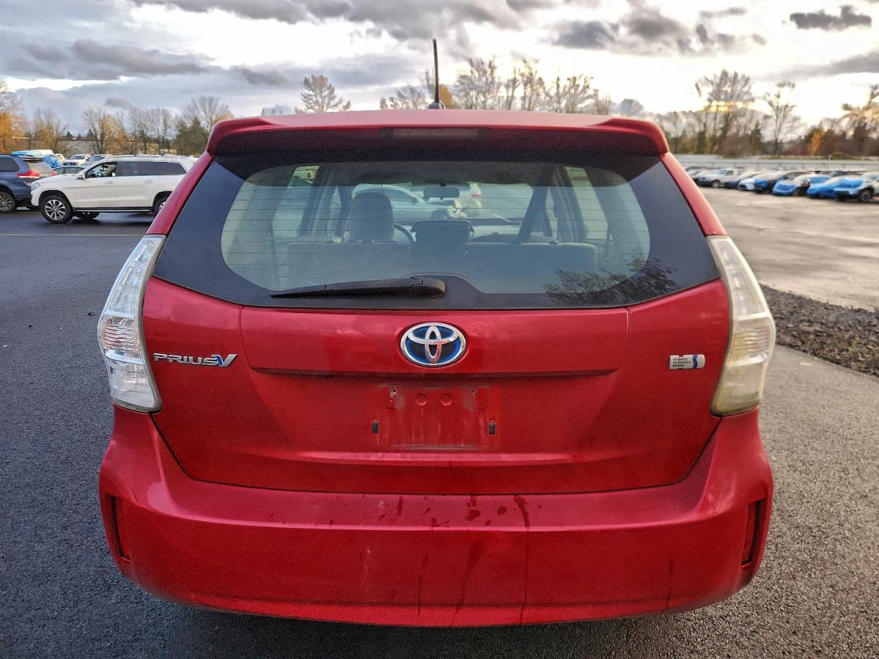2014 Toyota Prius V - Image 6