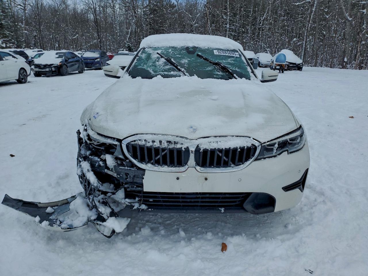 2020 BMW 330Xi - Фото 5