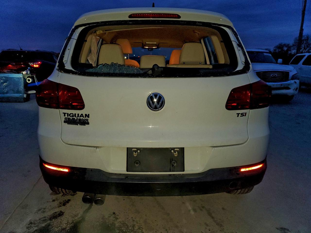 2017 Volkswagen Tiguan S - Фото 6