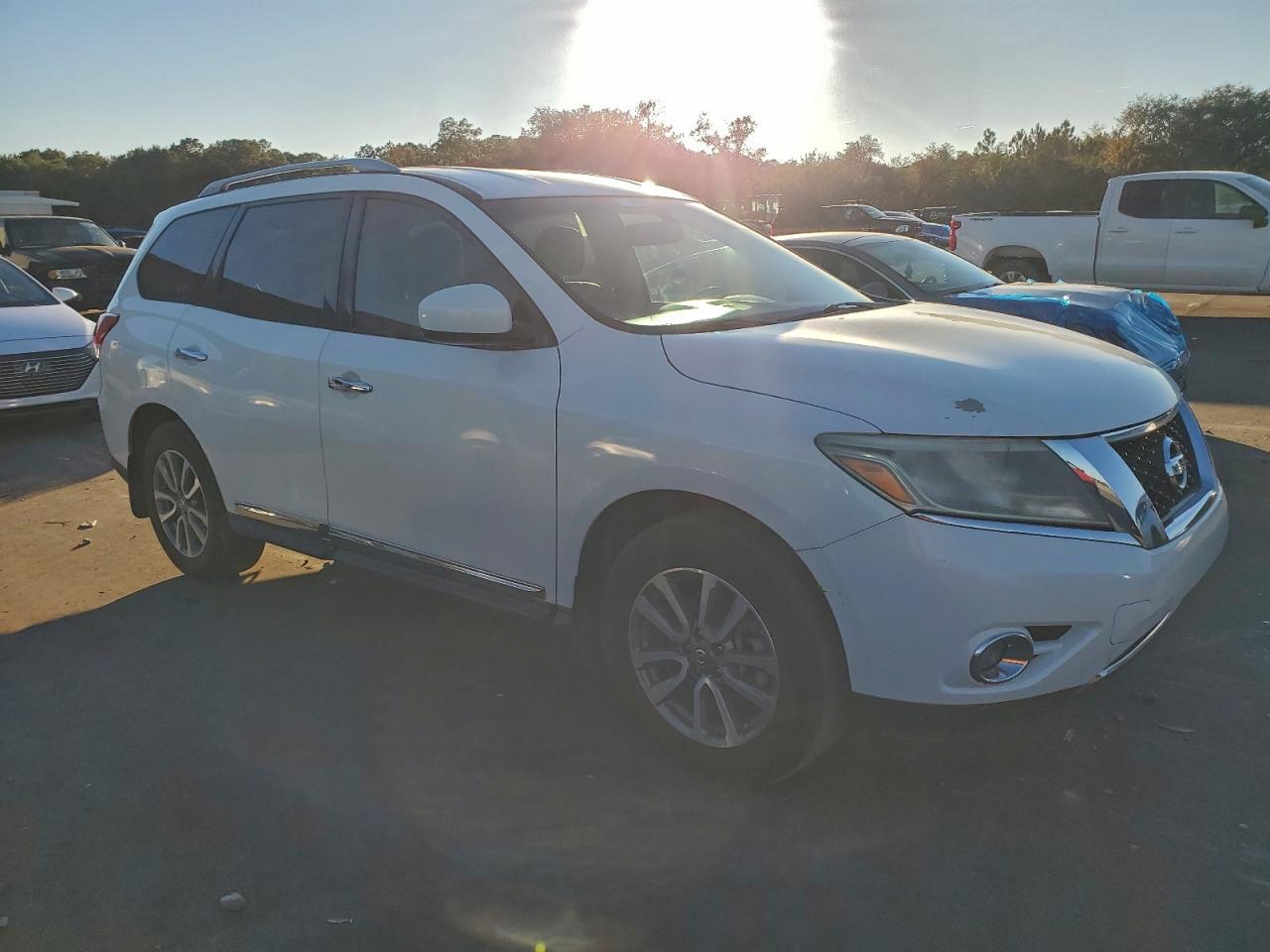 2014 Nissan Pathfinder S - Фото 4