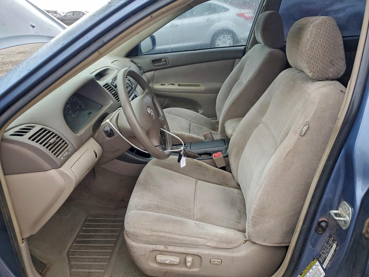 2004 Toyota Camry Le - Image 7