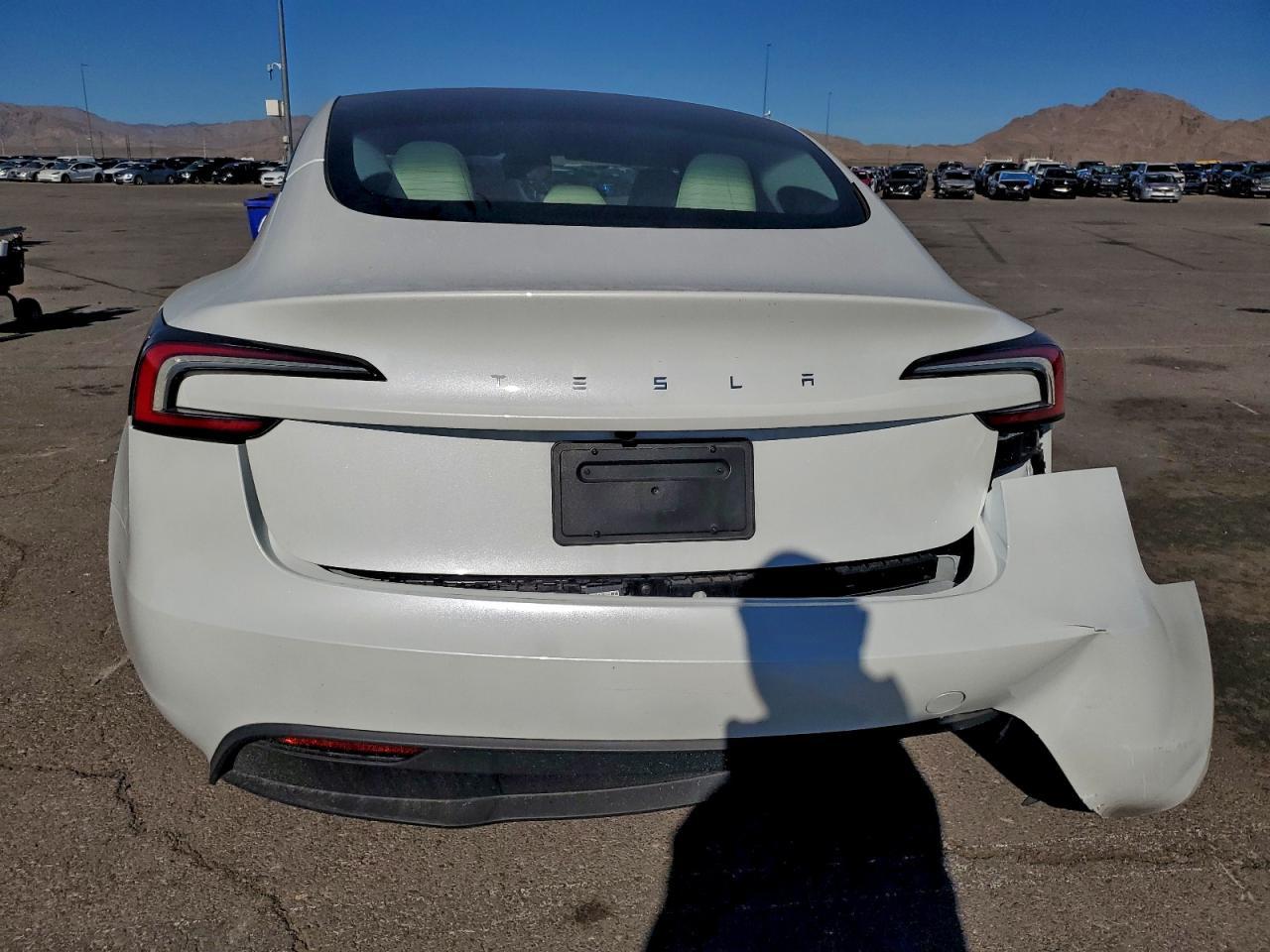 2025 Tesla Model 3 - Фото 6