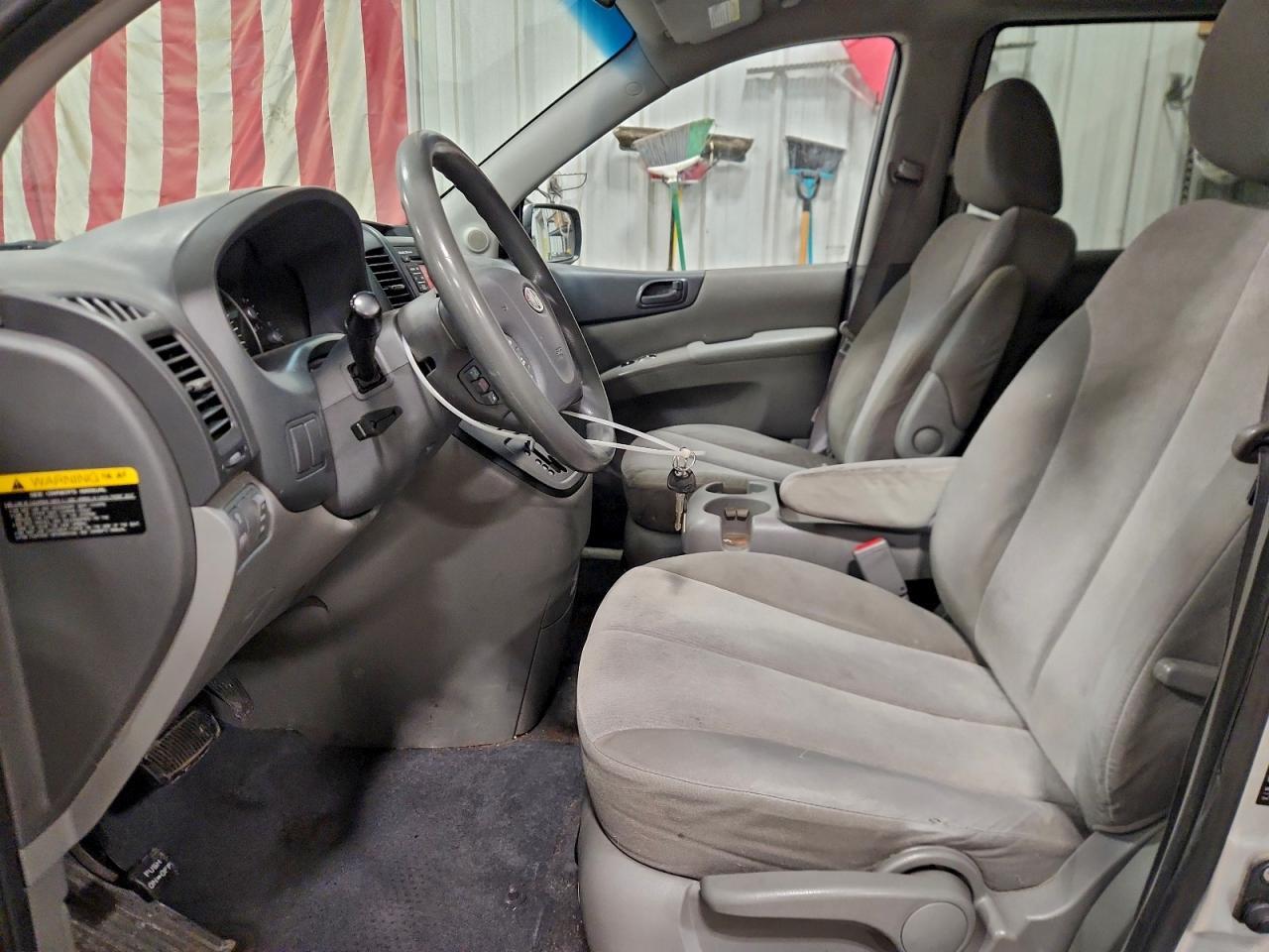 2012 Kia Sedona - Фото 7