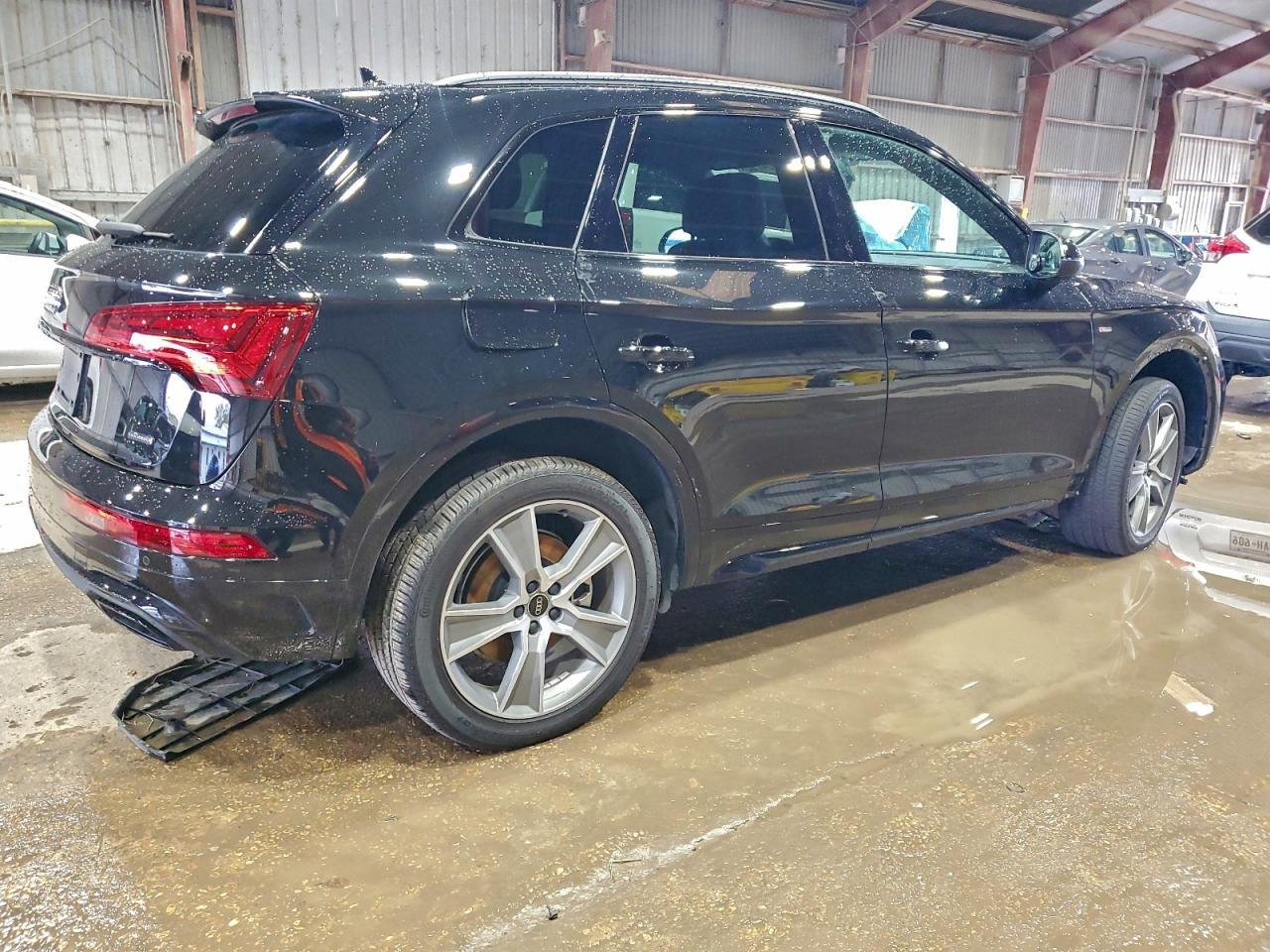 2025 Audi Q5 Premium 45 - Фото 3