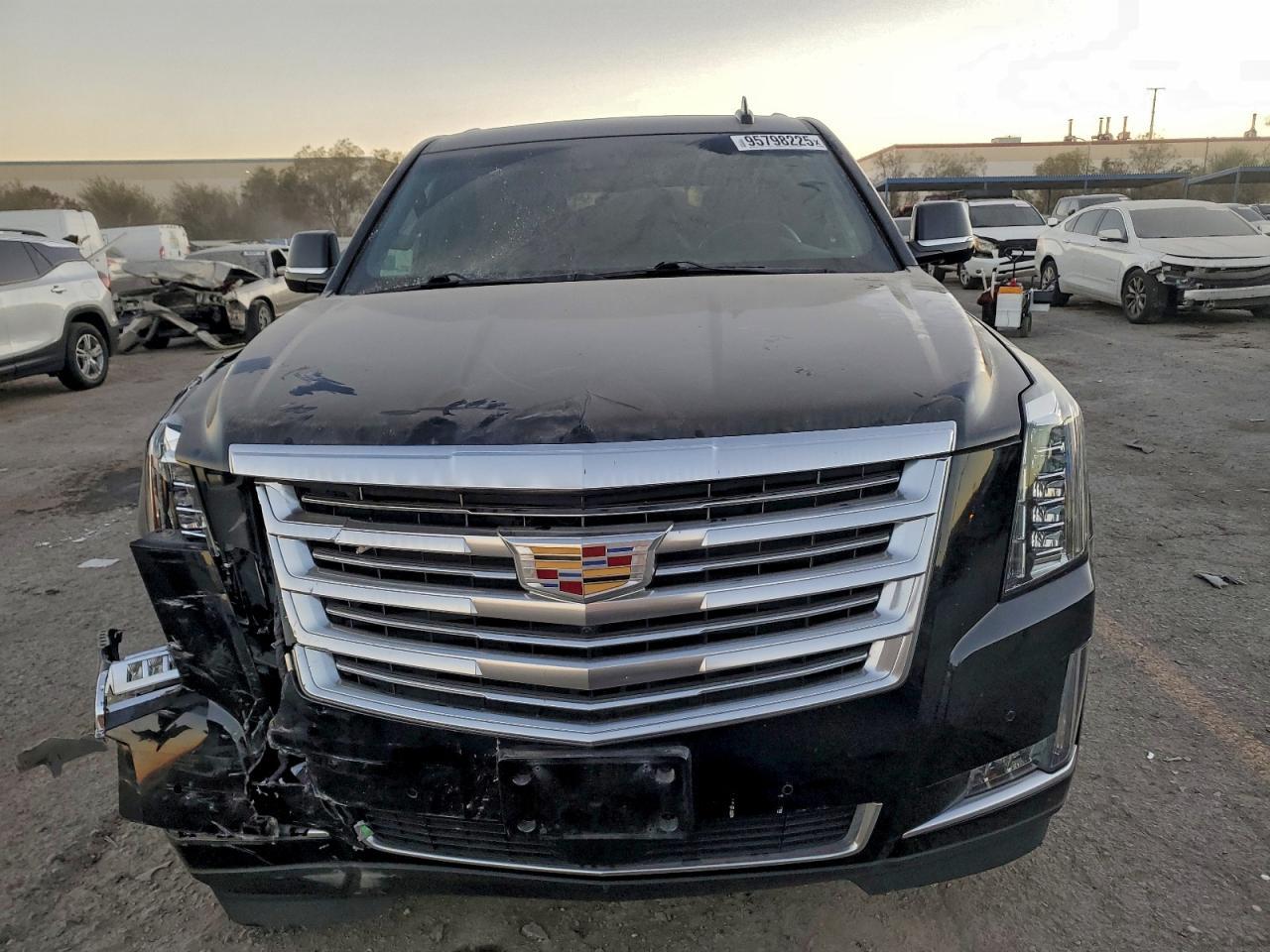 2016 Cadillac Escalade Platinum - Фото 5