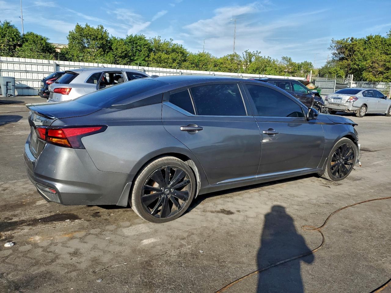 2022 Nissan Altima Sr - Фото 3