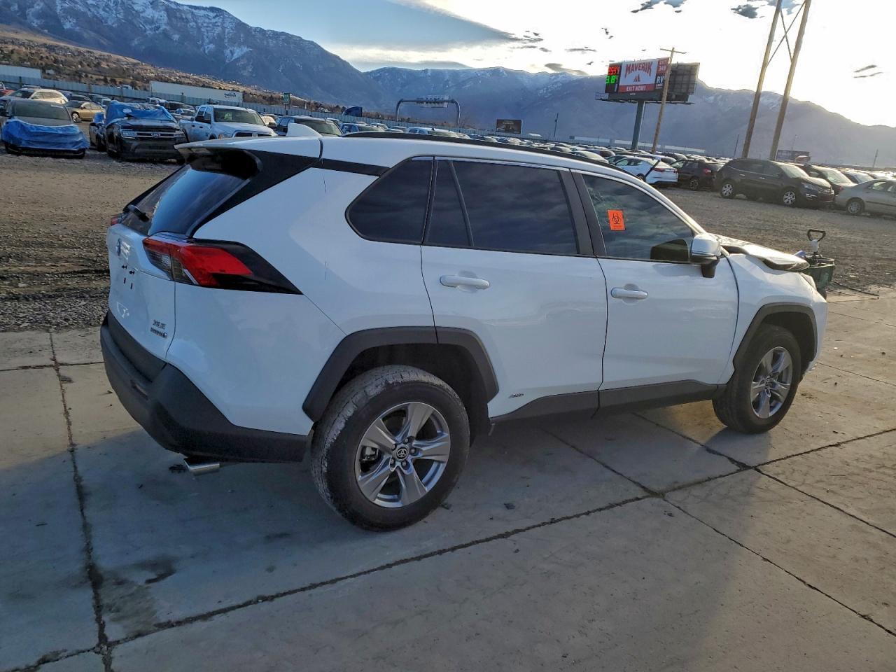 2024 Toyota Rav4 Xle - Фото 3