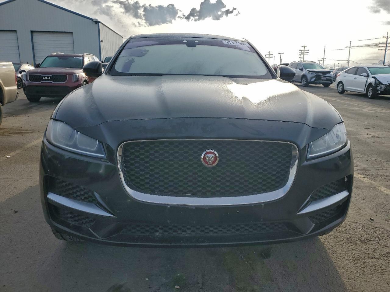 2017 Jaguar F-Pace - Фото 5