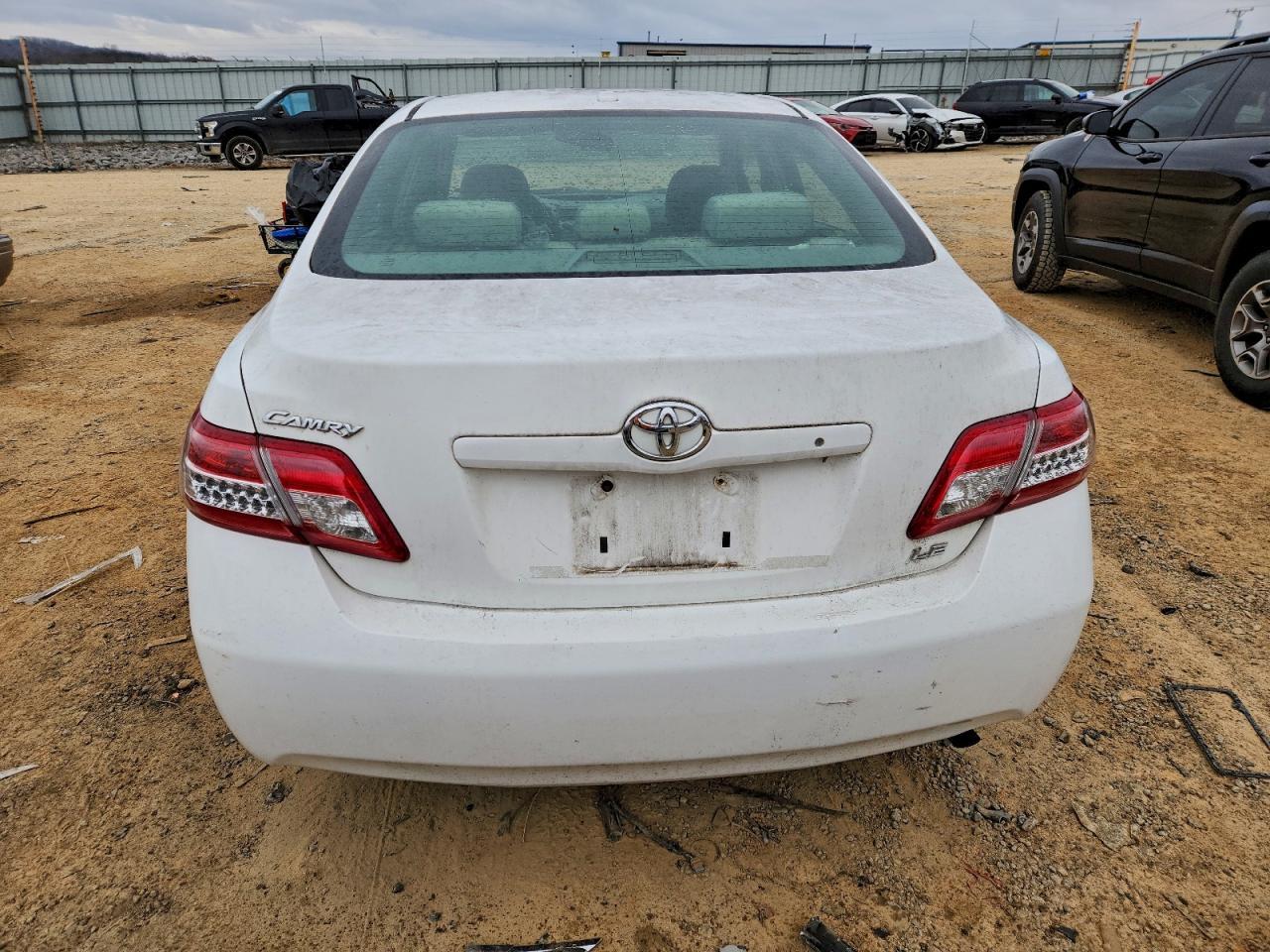 2011 Toyota Camry Base - Фото 6