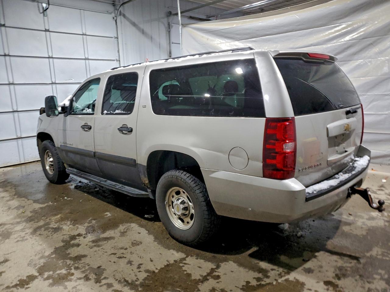 2007 Chevrolet Suburban K2500 - Фото 2