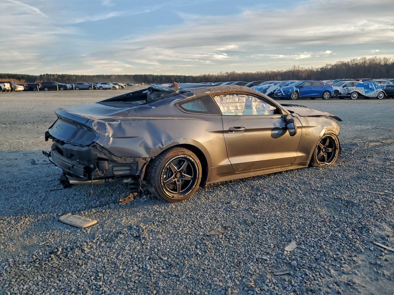 2021 Ford Mustang - Фото 3
