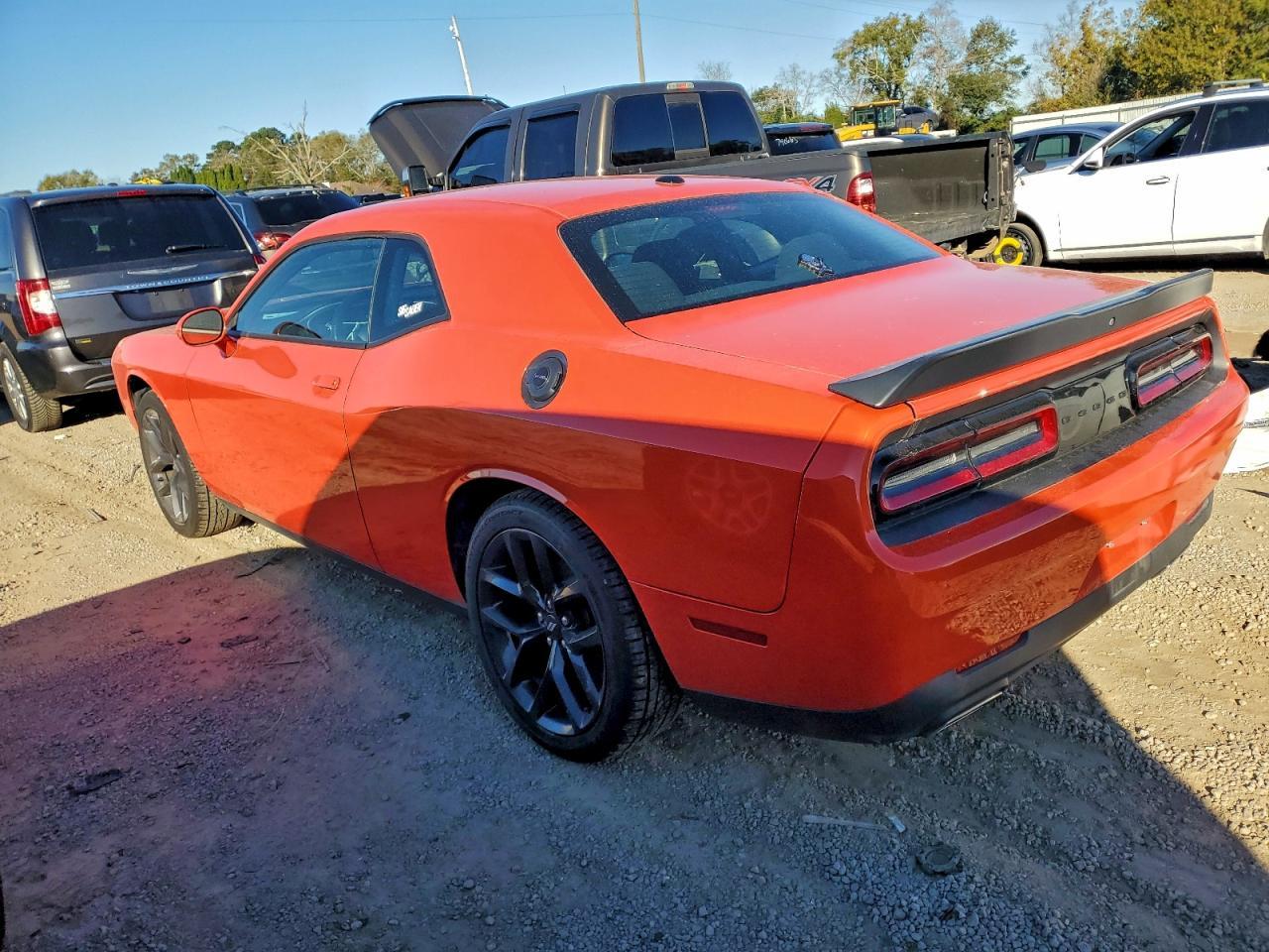2021 Dodge Challenger Sxt - Фото 2