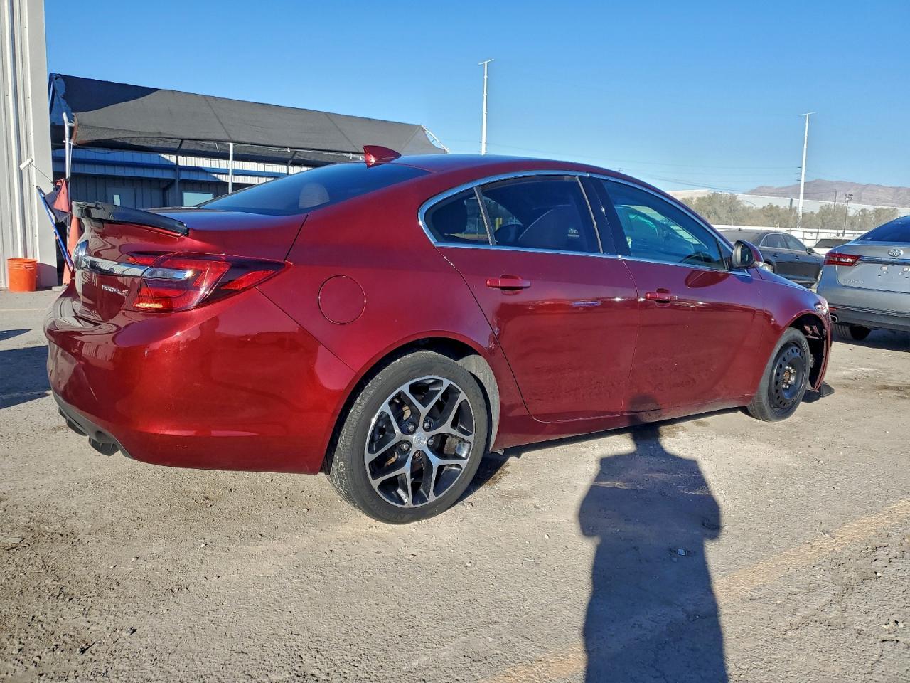 2017 Buick Regal Sport Touring - Image 3