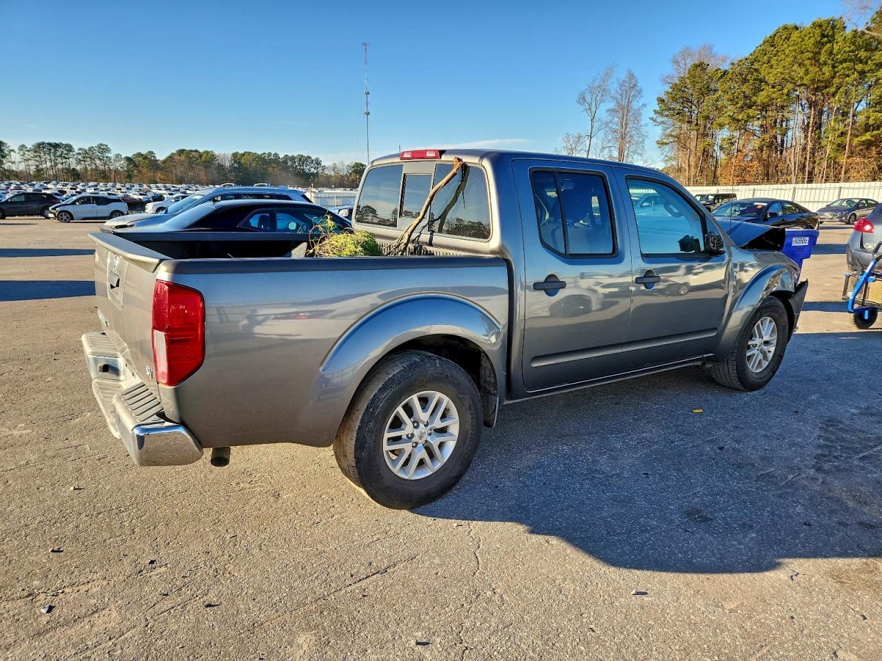 2018 Nissan Frontier S - Image 3