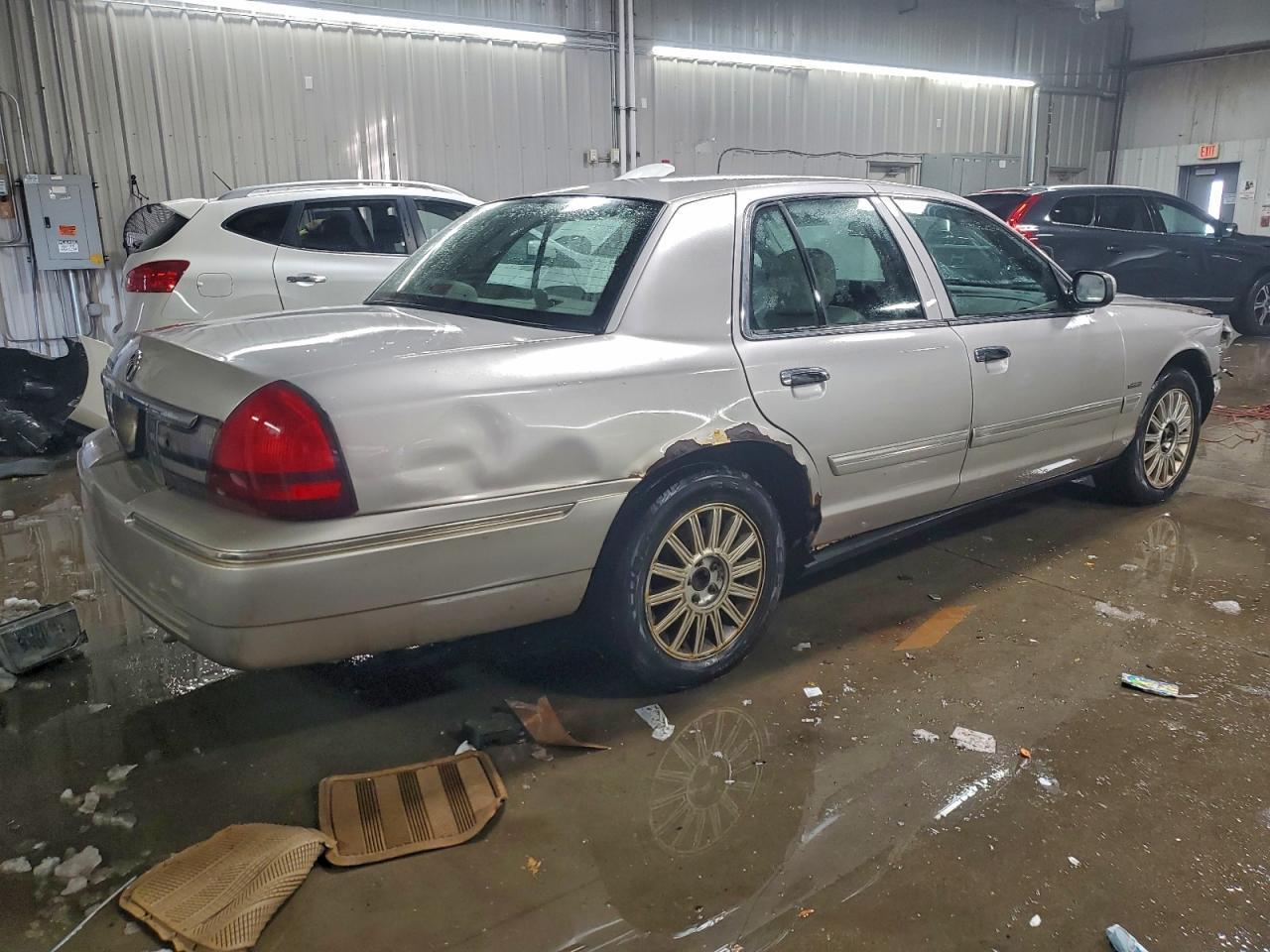 2009 Mercury Grand Marquis Ls - Фото 3