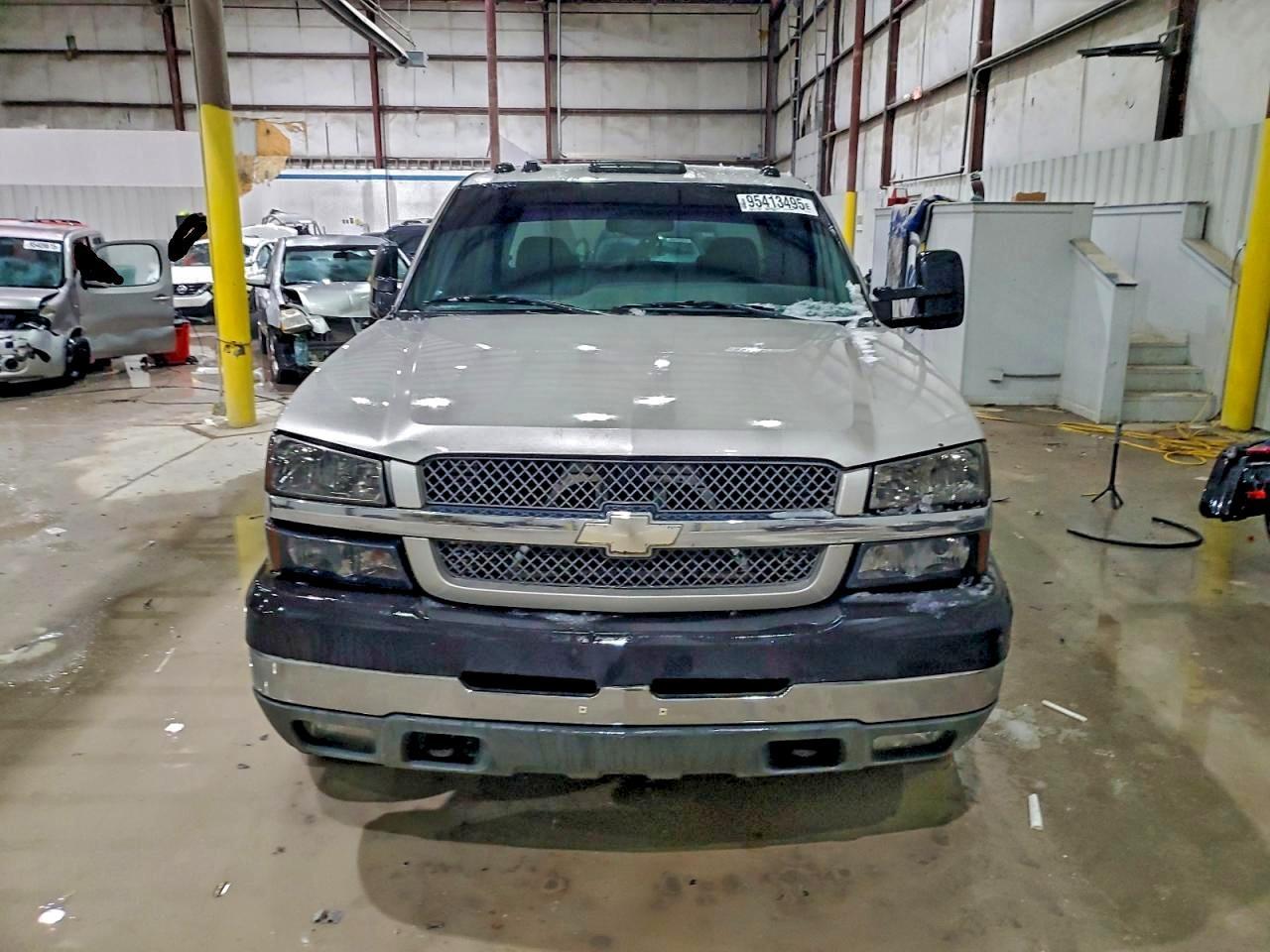 2004 Chevrolet Silverado K2500 Heavy Duty - Фото 5