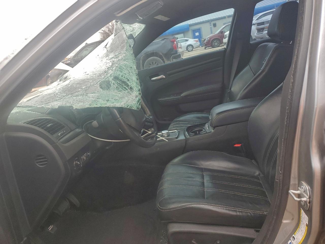 2016 Chrysler 300 S - Image 7