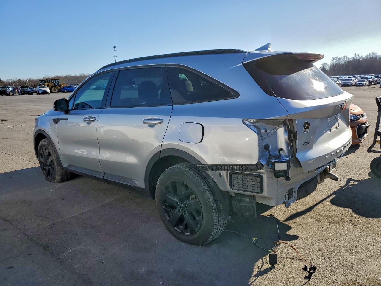 2021 Kia Sorento S - Фото 2
