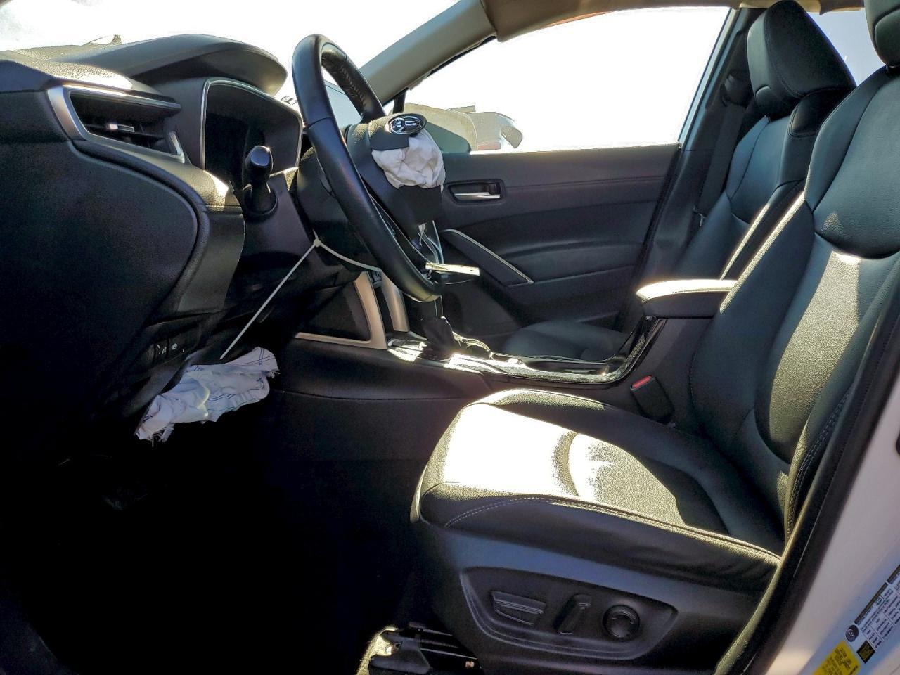 2022 Toyota Corolla Cross Xle - Image 7