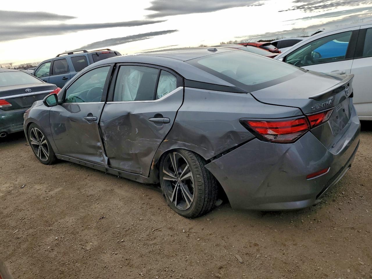2020 Nissan Sentra Sr - Image 2