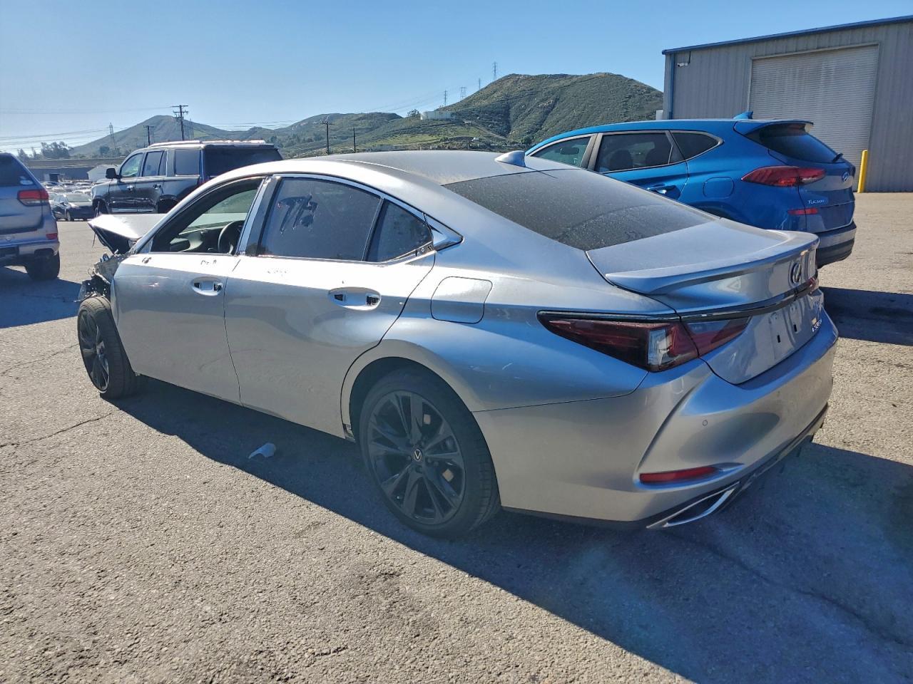 2024 Lexus Es 350 F Sport Handling - Image 2