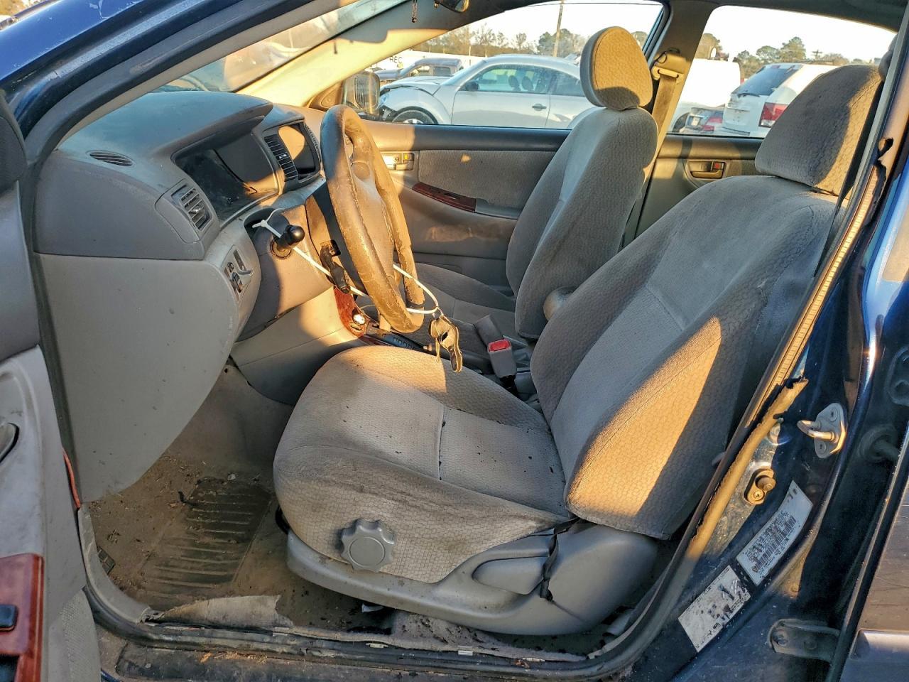 2005 Toyota Corolla - Image 7