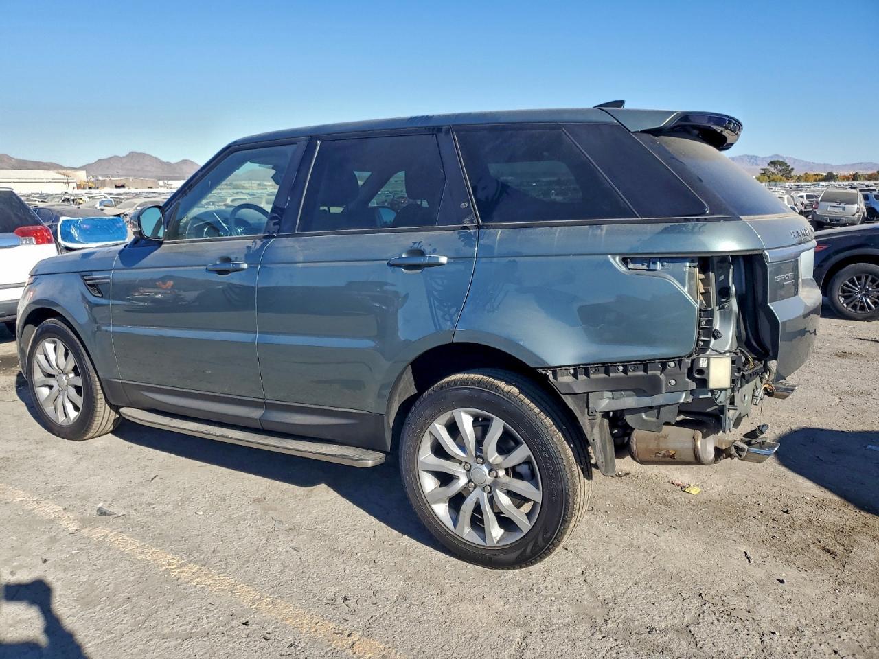 2017 Land Rover Range Rover Sport Se - Image 2