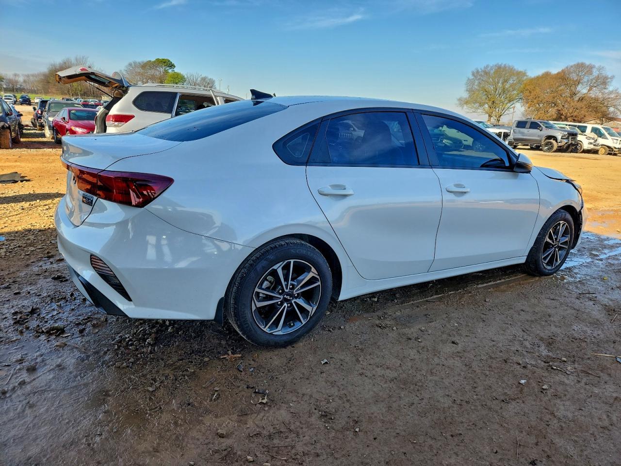 2024 Kia Forte Lx - Фото 3