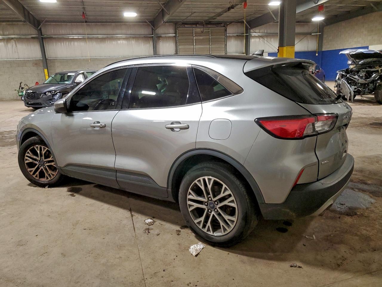 2021 Ford Escape Sel - Фото 2