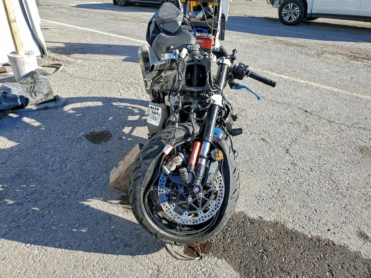 2024 Kawasaki Zx1002 L - Фото 2
