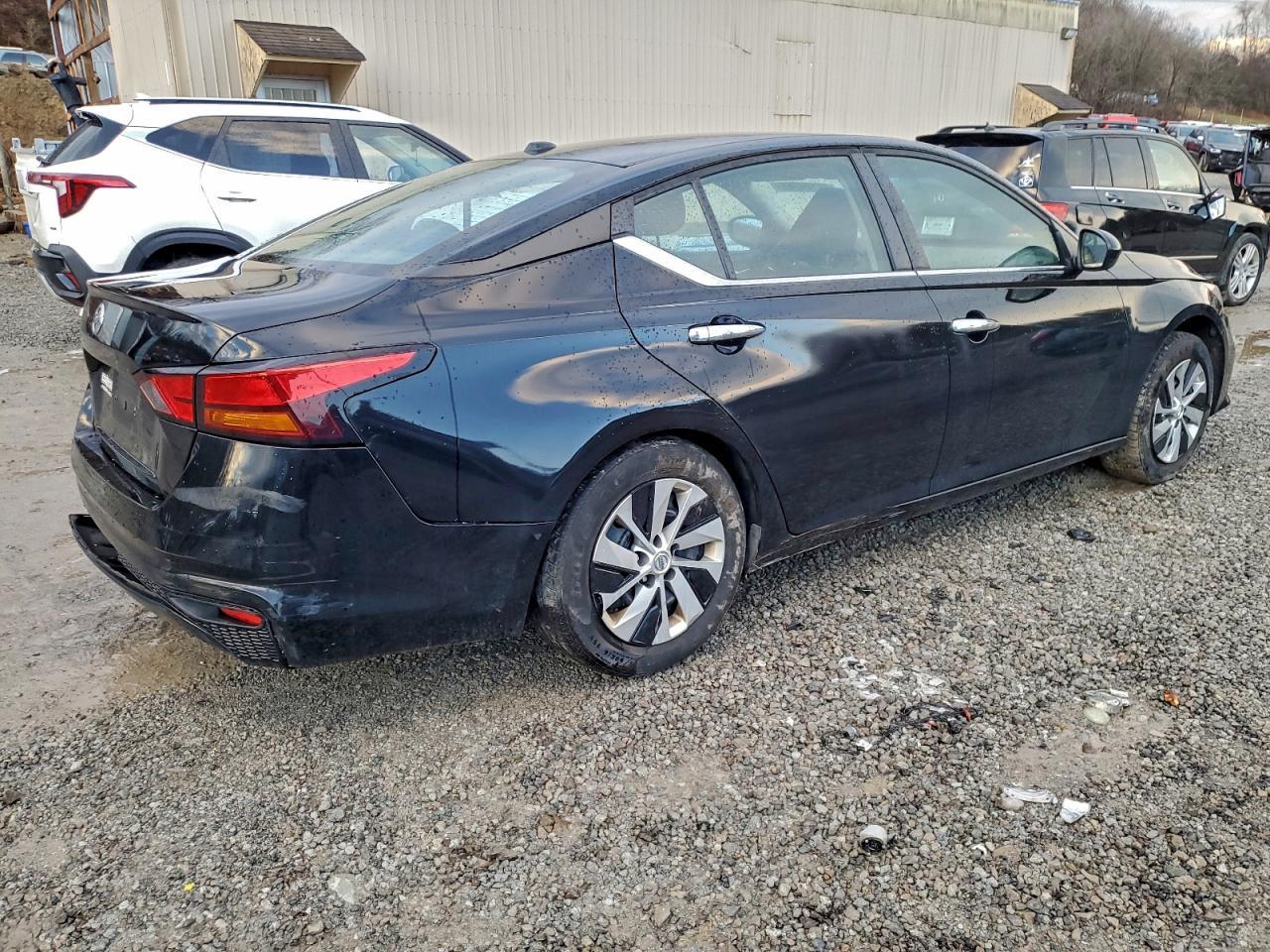 2020 Nissan Altima S - Фото 3