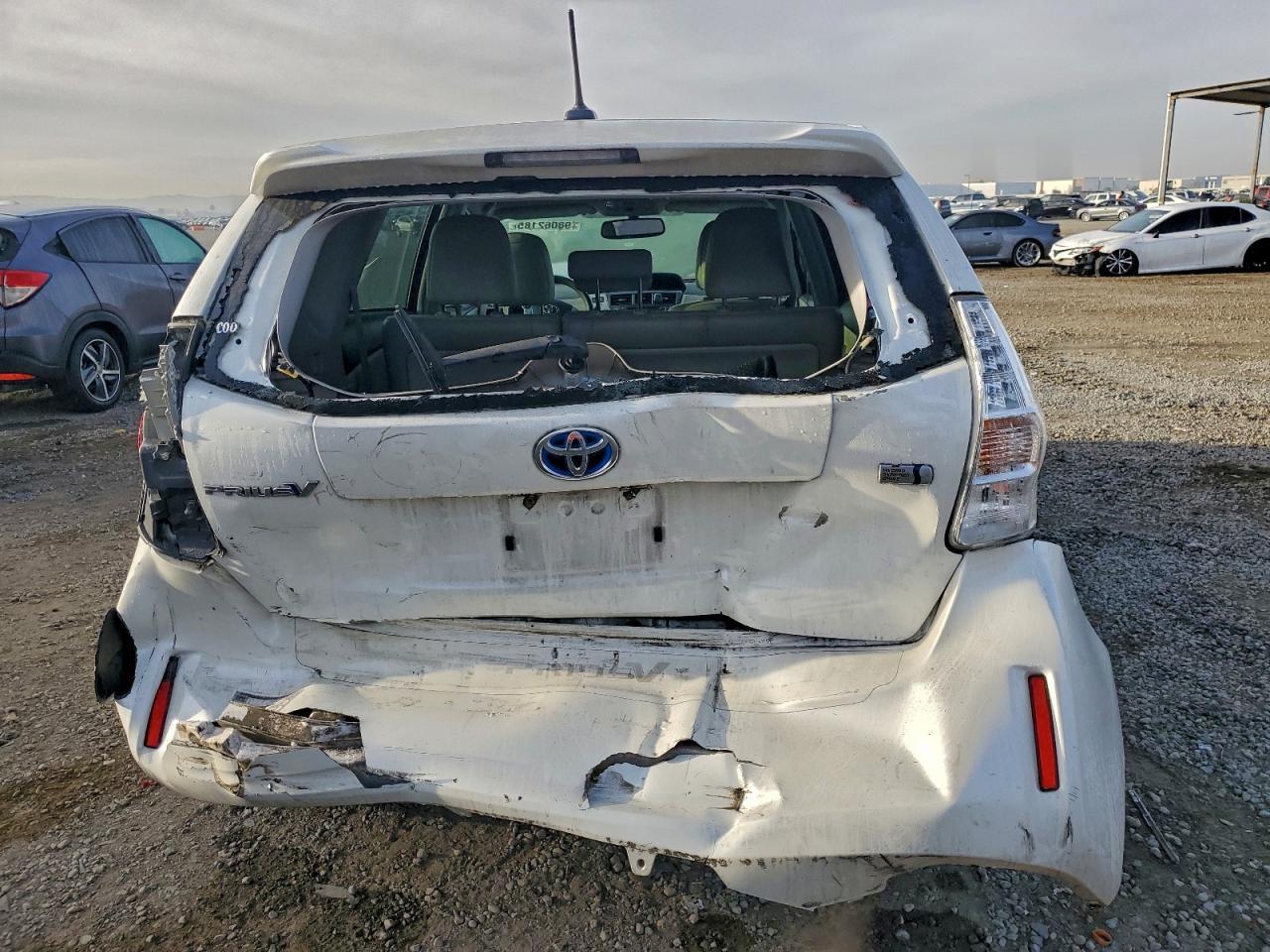 2012 Toyota Prius V - Фото 6