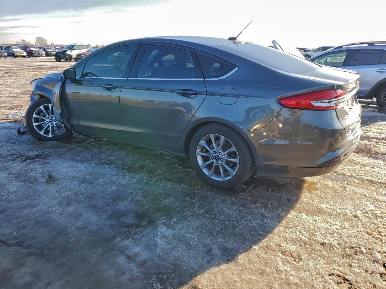 2017 Ford Fusion Se - Фото 2