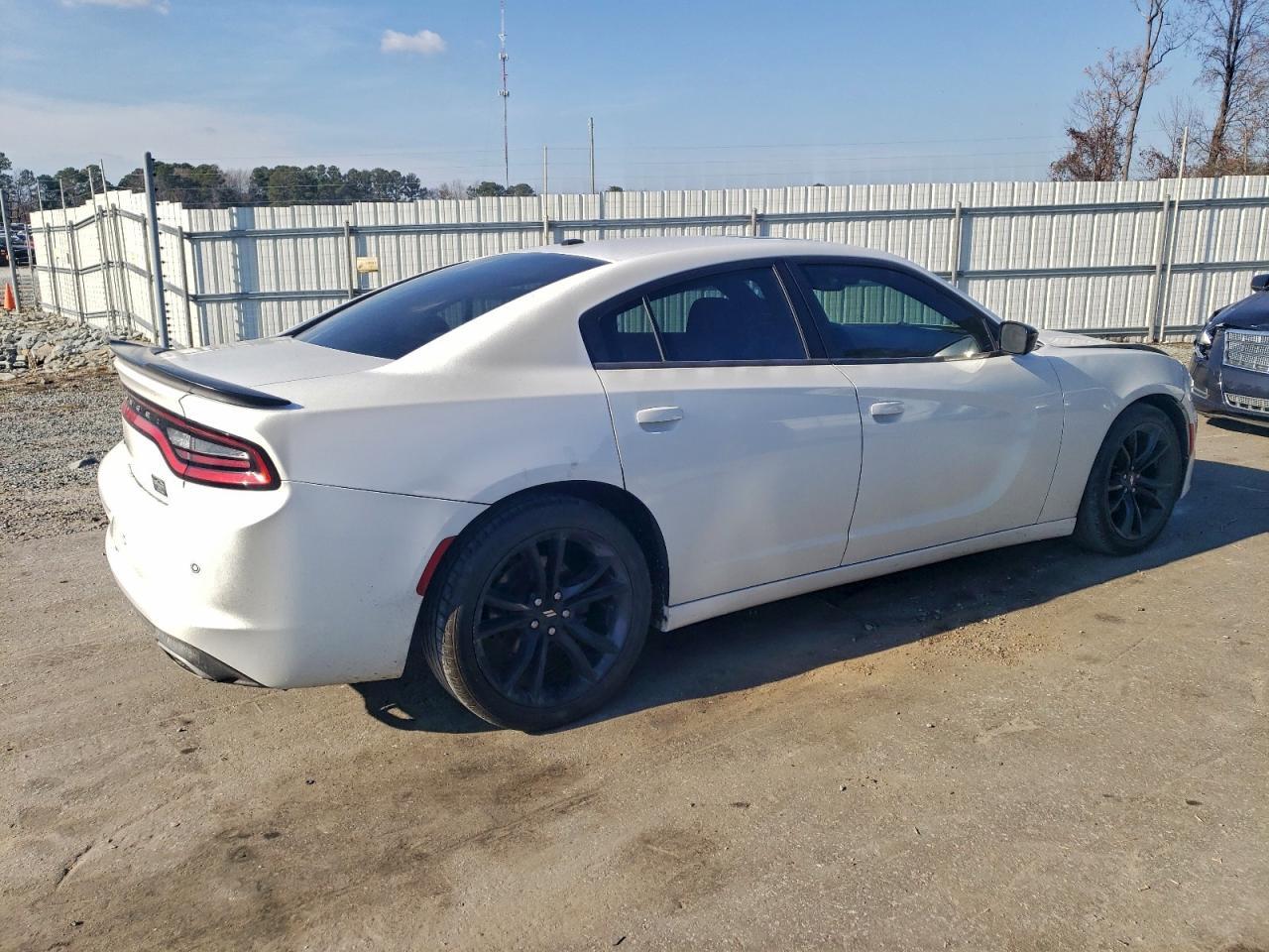 2017 Dodge Charger Se - Фото 3