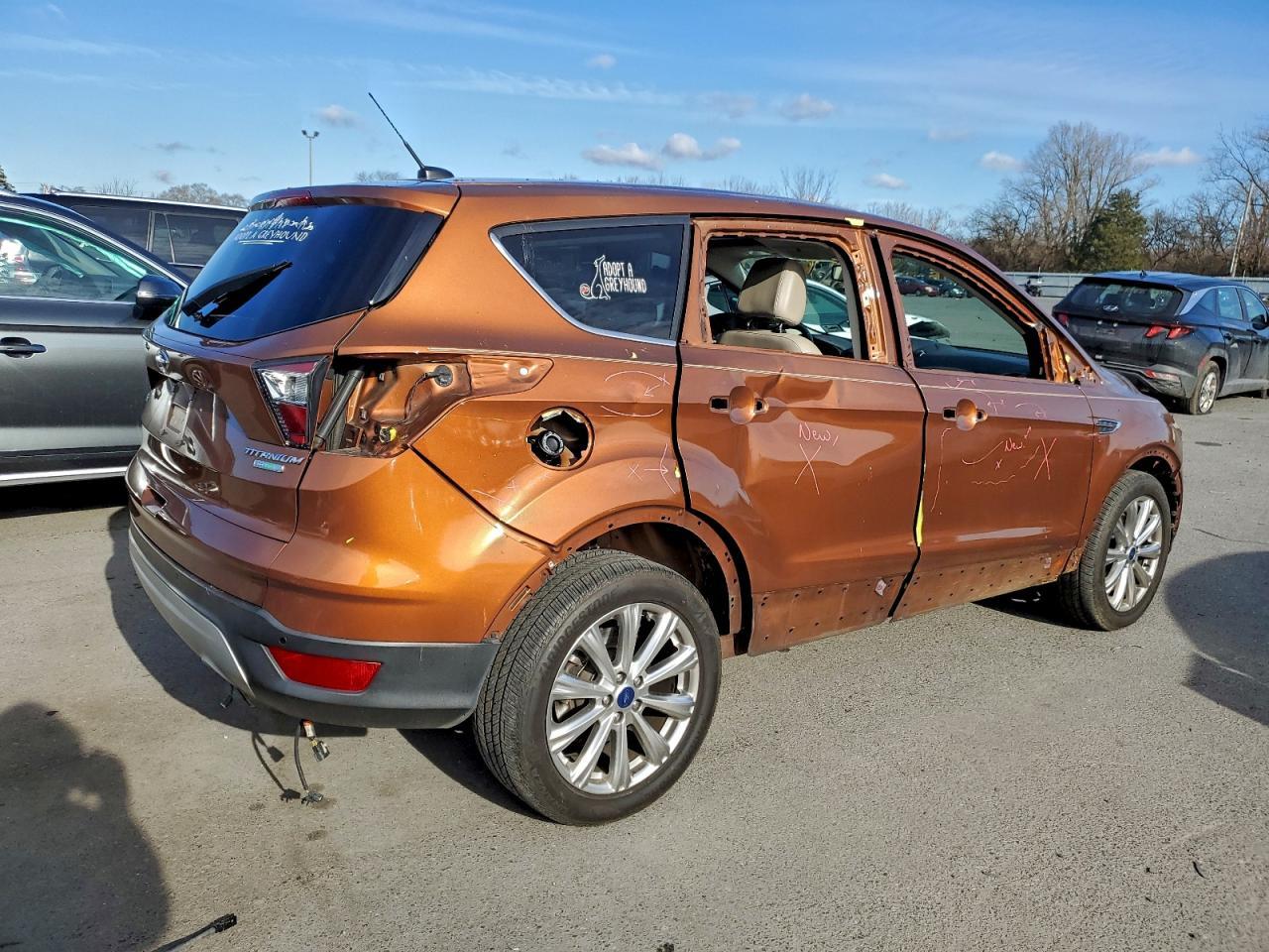 2017 Ford Escape Titanium - Фото 3