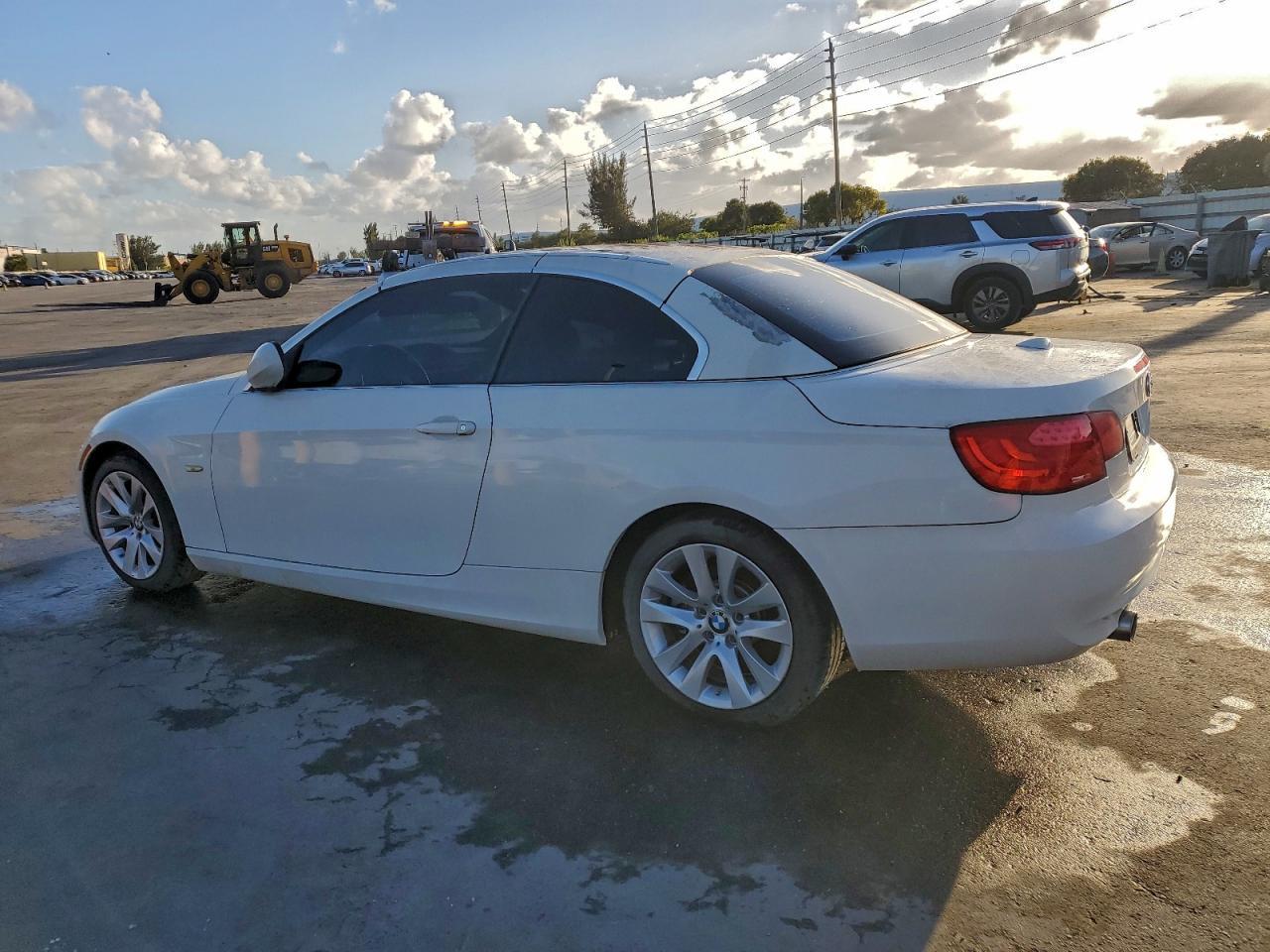 2011 BMW 335 I - Фото 2