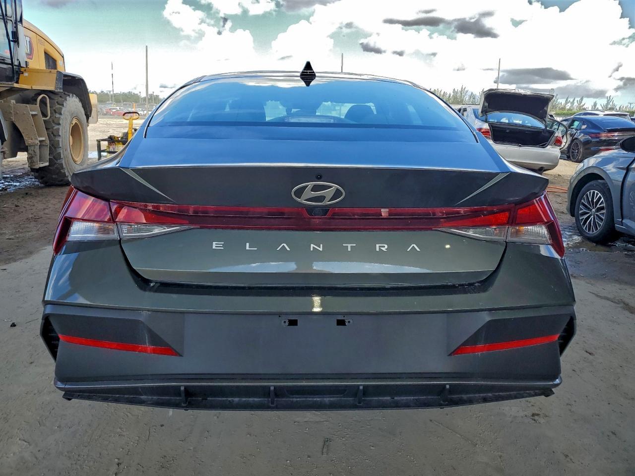 2024 Hyundai Elantra Sel - Фото 6