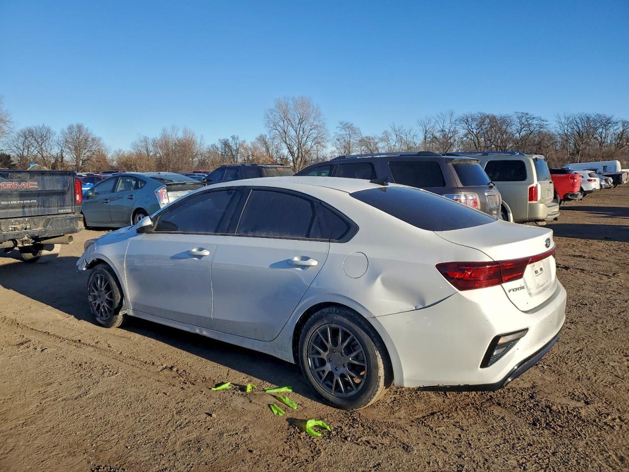 2021 Kia Forte Fe - Фото 2