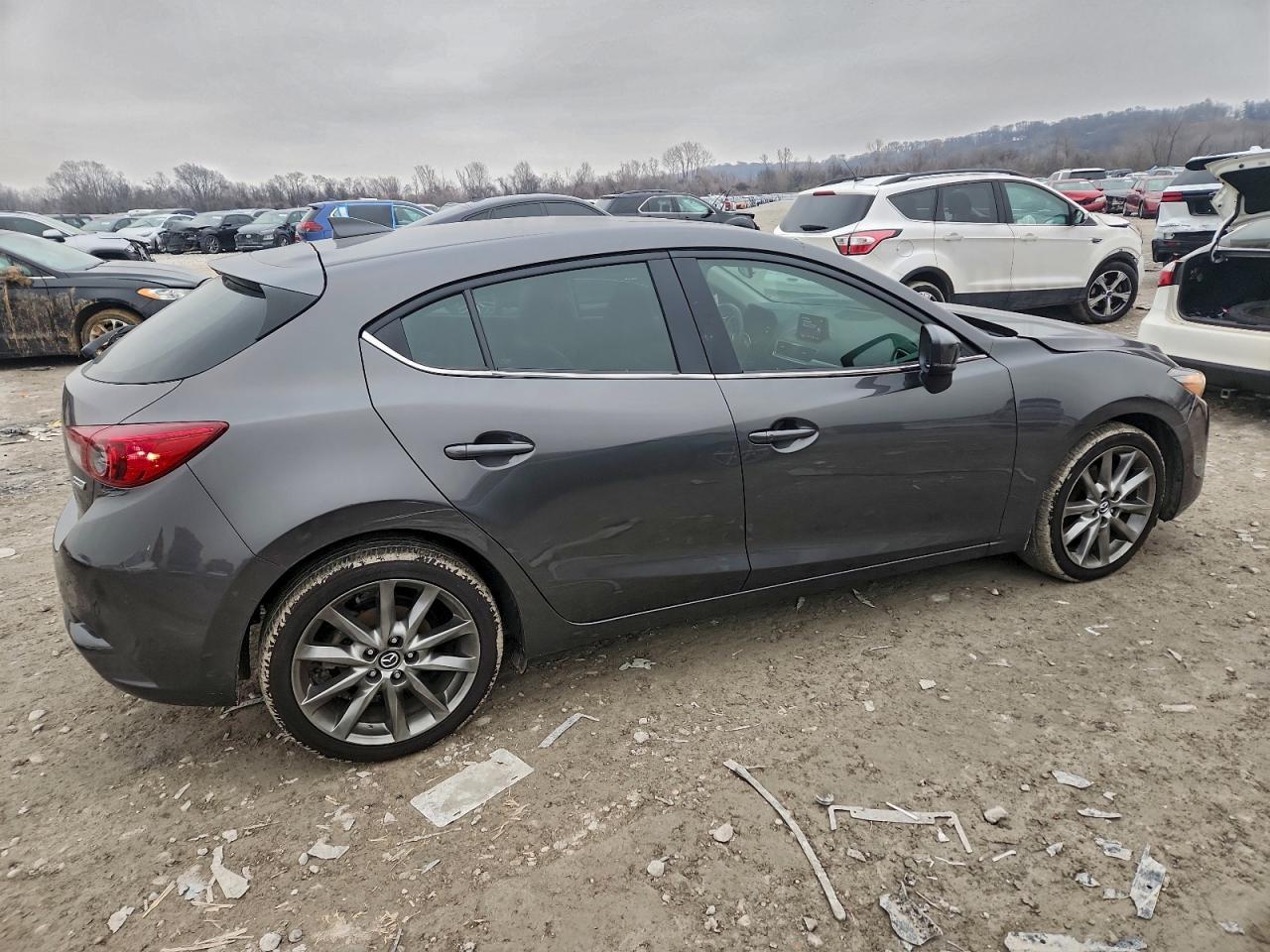 2018 Mazda 3 Touring - Image 3
