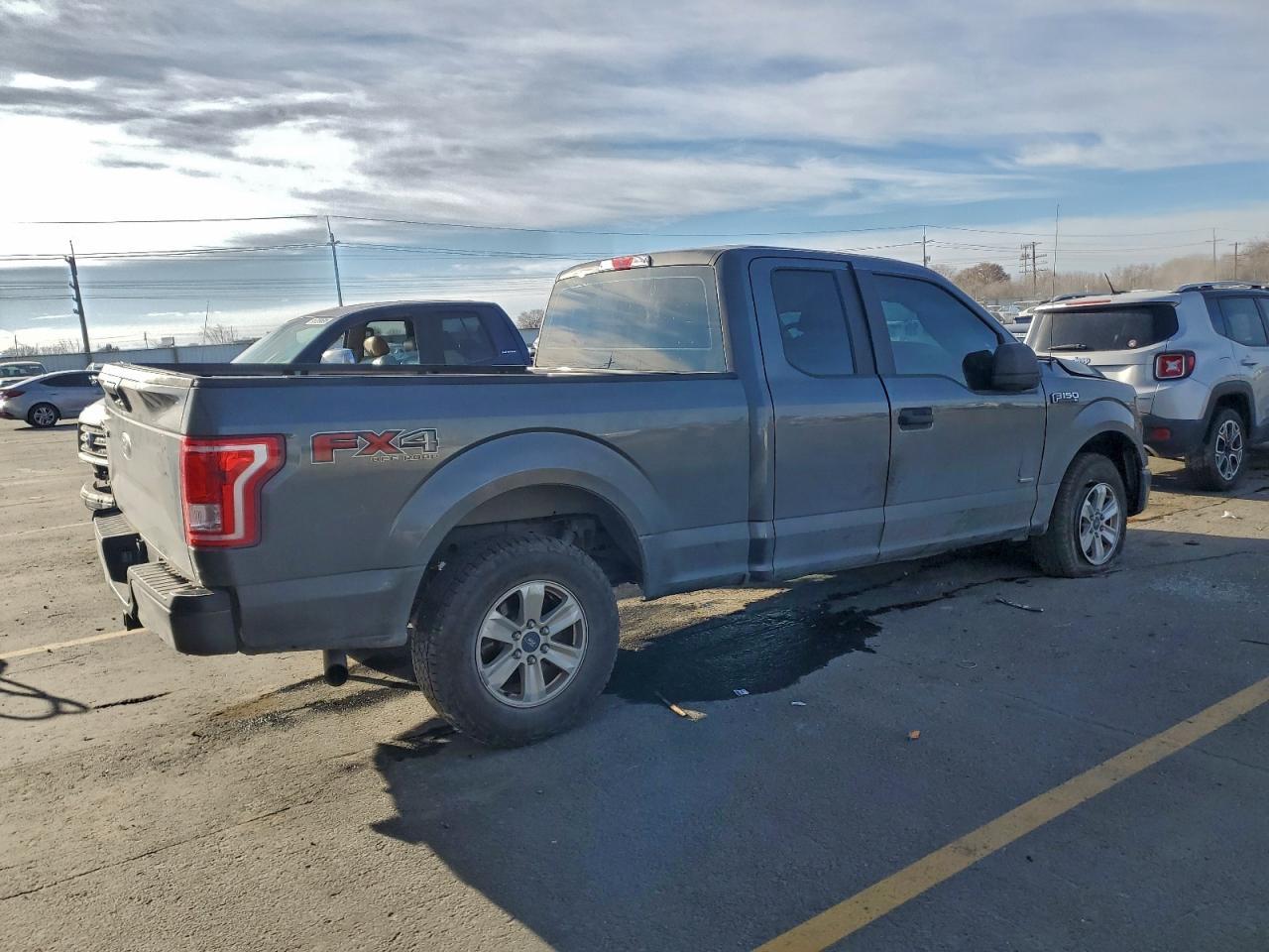 2016 Ford F150 Super Cab - Image 3