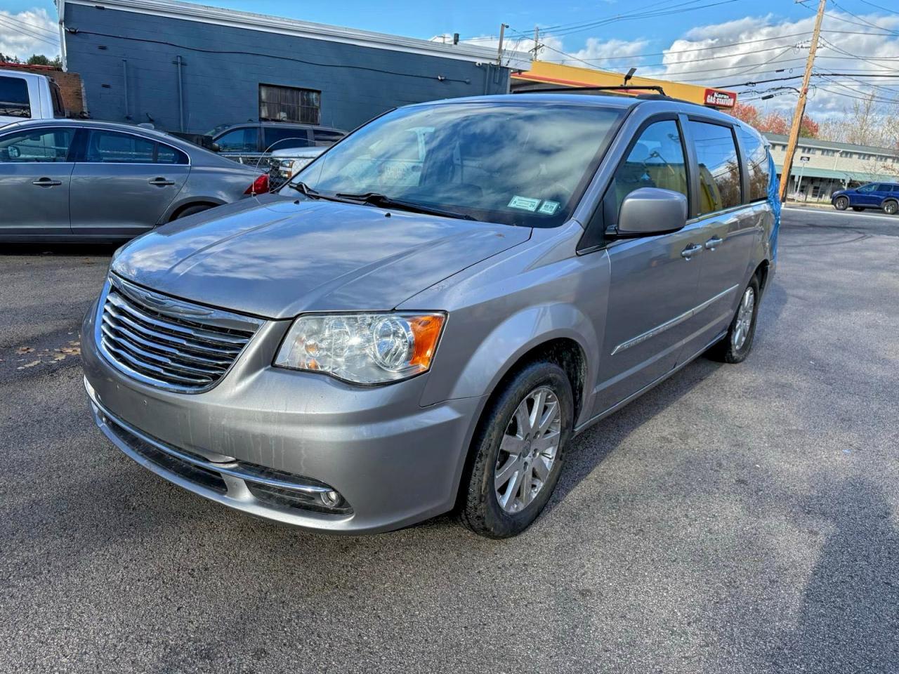 2013 Chrysler Town & Country Touring - Фото 2