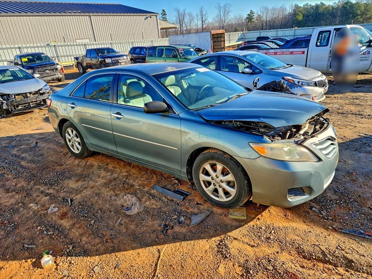 2011 Toyota Camry Le - Image 4
