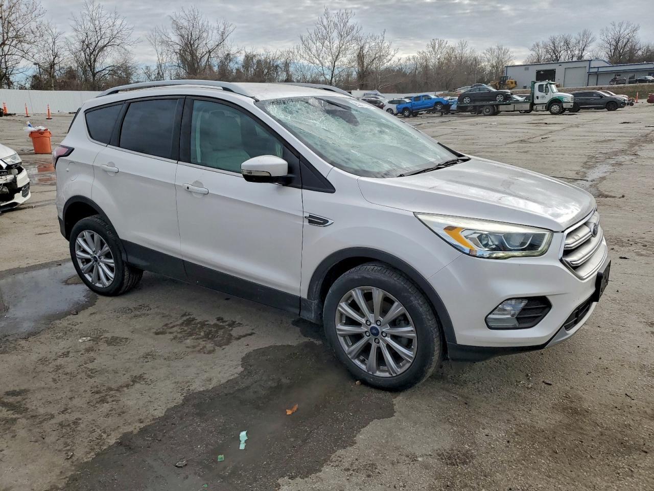 2017 Ford Escape Titanium - Фото 4